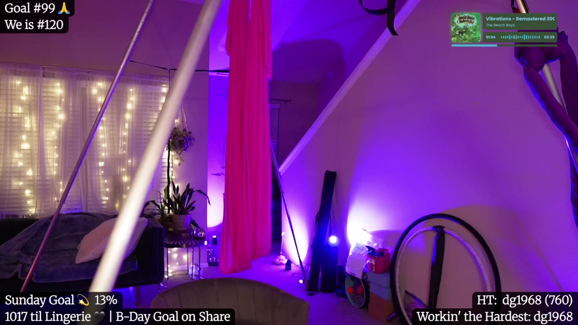 Gallery image thumbnail from Gia_Hill's myfreecams stream on, 05/19/2025, 01:28 image 8 of 20