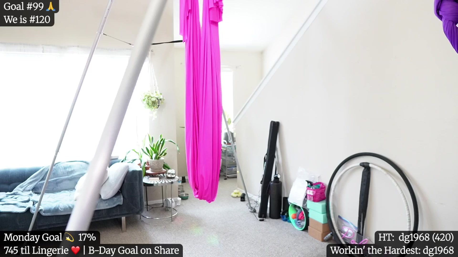 Gallery image thumbnail from Gia_Hill's myfreecams stream on, 05/19/2025, 23:43 image 6 of 20