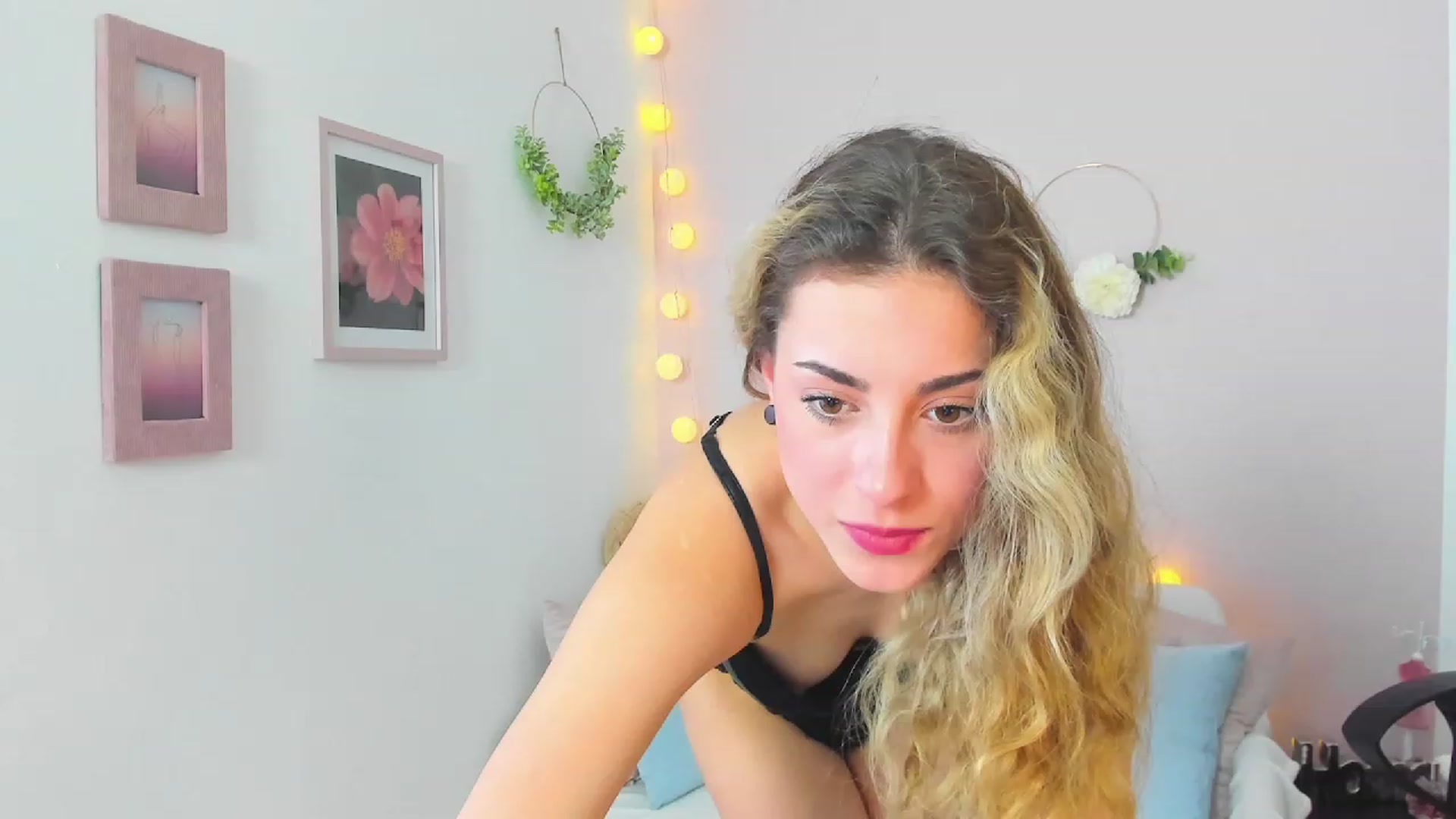 Gallery image thumbnail from Gia_Lopez18's myfreecams stream on, 03/13/2023, 08:57 image 17 of 20