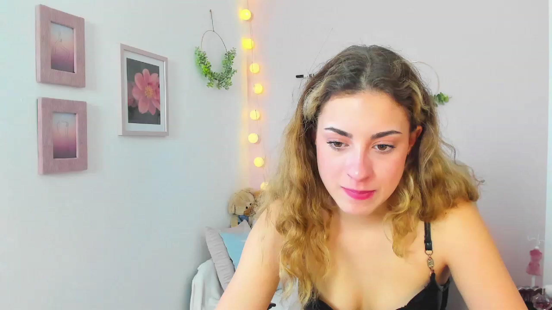 Gallery image thumbnail from Gia_Lopez18's myfreecams stream on, 03/13/2023, 11:42 image 5 of 20