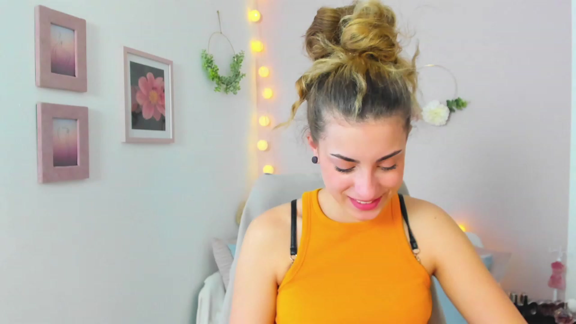 Gallery image thumbnail from Gia_Lopez18's myfreecams stream on, 03/13/2023, 12:26 image 7 of 20