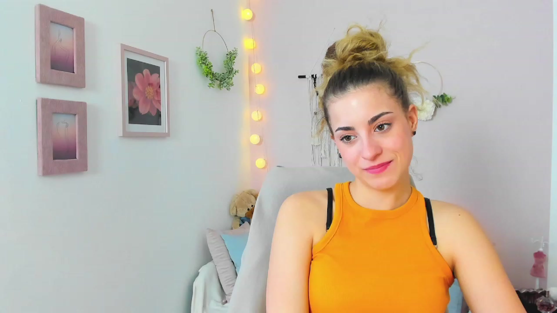 Gallery image thumbnail from Gia_Lopez18's myfreecams stream on, 03/13/2023, 12:26 image 18 of 20