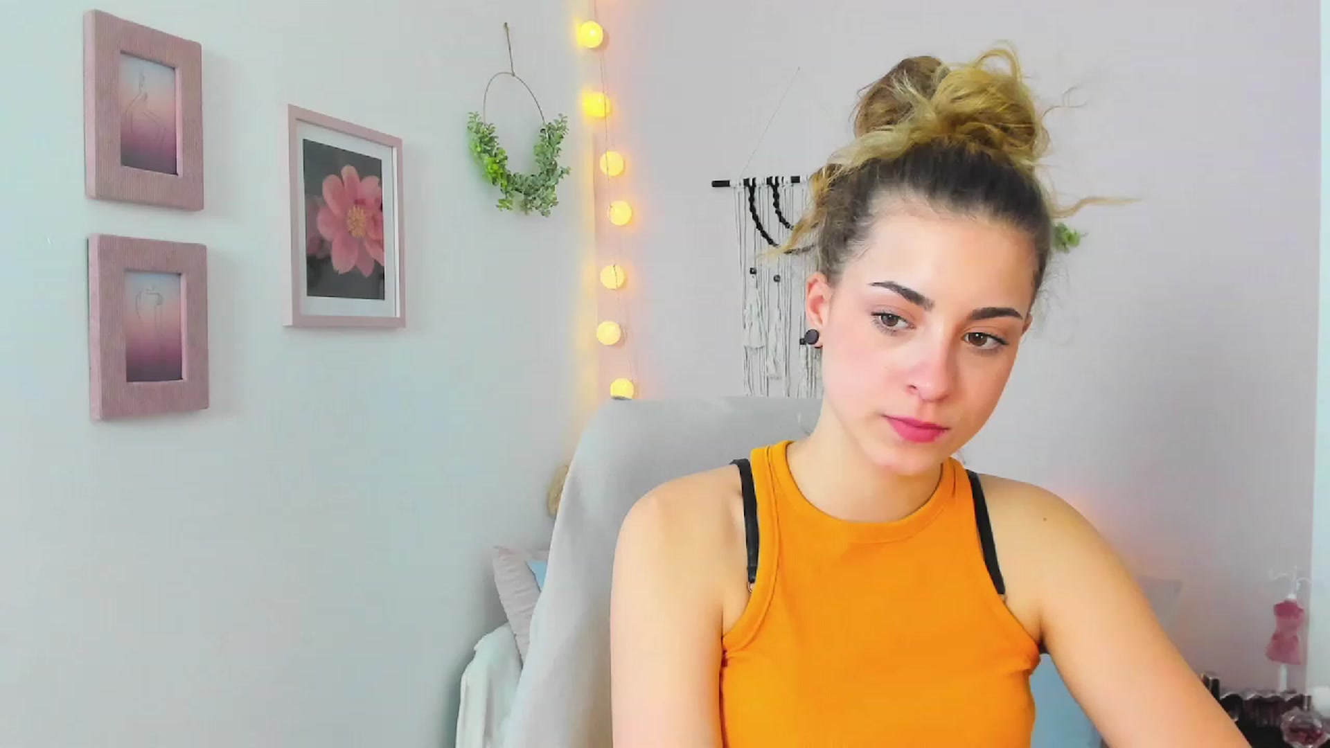 Gallery image thumbnail from Gia_Lopez18's myfreecams stream on, 03/13/2023, 12:26 image 17 of 20