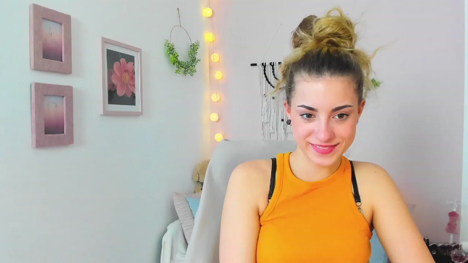 Gallery image thumbnail from Gia_Lopez18's myfreecams stream on, 03/13/2023, 12:26 image 11 of 20
