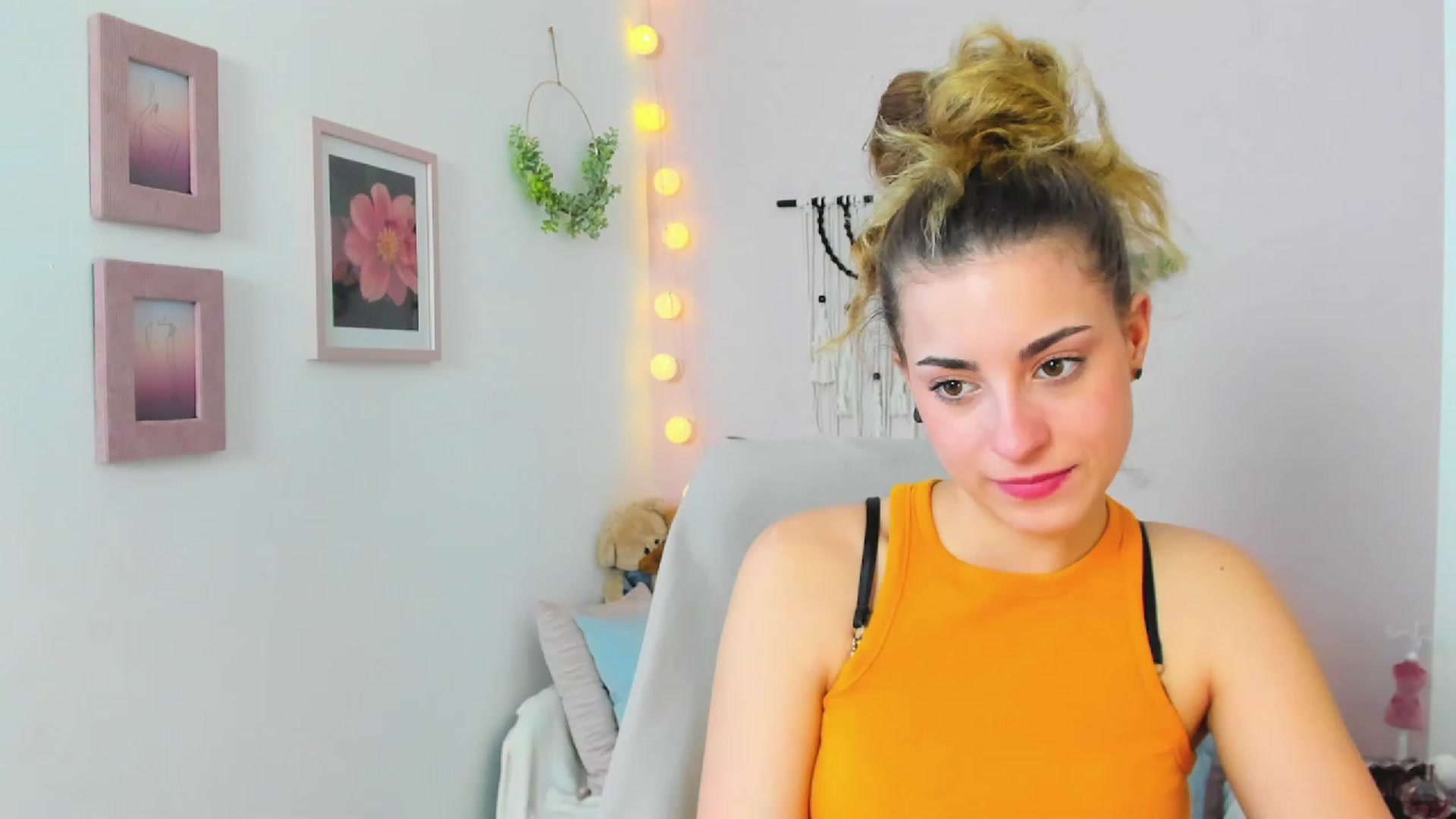Gallery image thumbnail from Gia_Lopez18's myfreecams stream on, 03/13/2023, 12:26 image 5 of 20