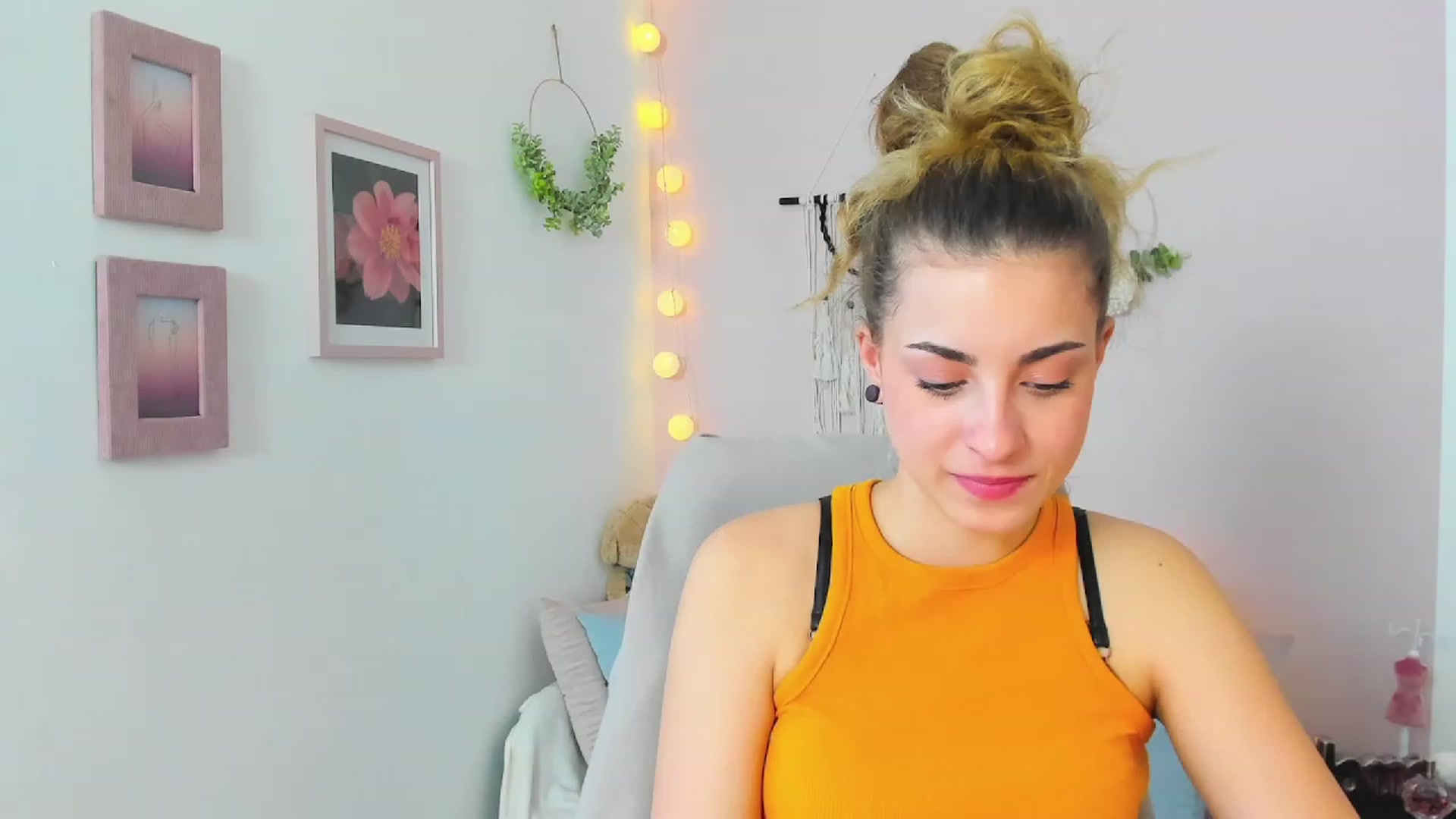 Gallery image thumbnail from Gia_Lopez18's myfreecams stream on, 03/13/2023, 12:26 image 16 of 20