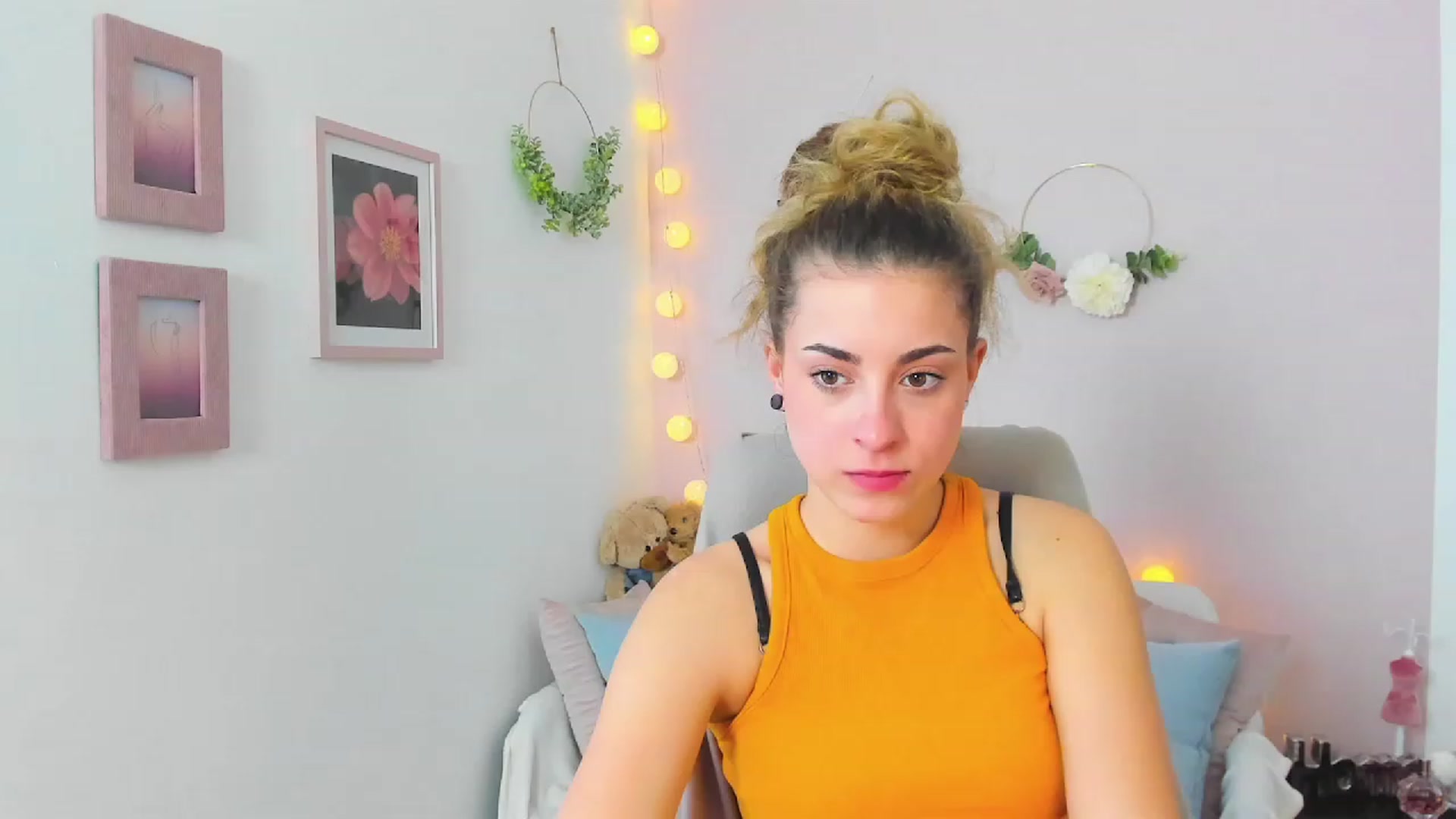 Gallery image thumbnail from Gia_Lopez18's myfreecams stream on, 03/13/2023, 12:53 image 9 of 20