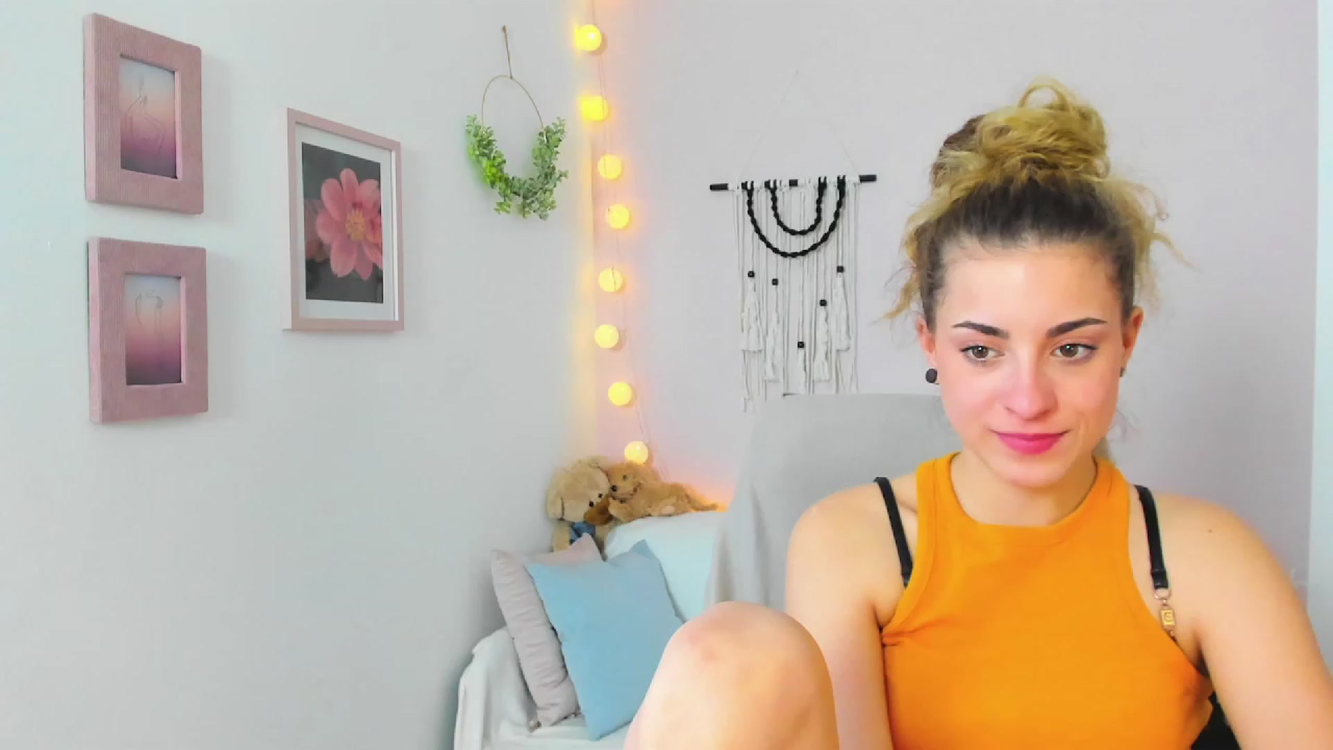 Gallery image thumbnail from Gia_Lopez18's myfreecams stream on, 03/13/2023, 12:53 image 18 of 20