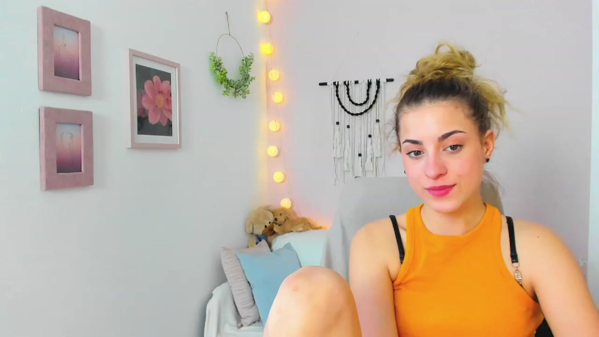 Gallery image thumbnail from Gia_Lopez18's myfreecams stream on, 03/13/2023, 12:53 image 16 of 20