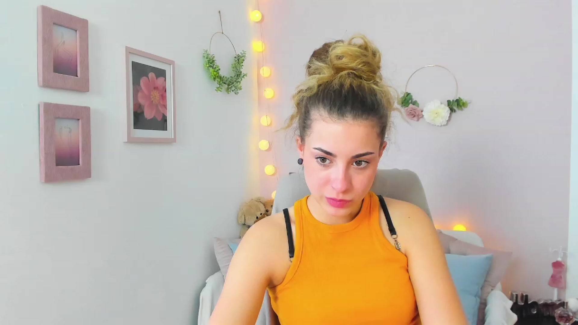 Gallery image thumbnail from Gia_Lopez18's myfreecams stream on, 03/13/2023, 12:53 image 12 of 20