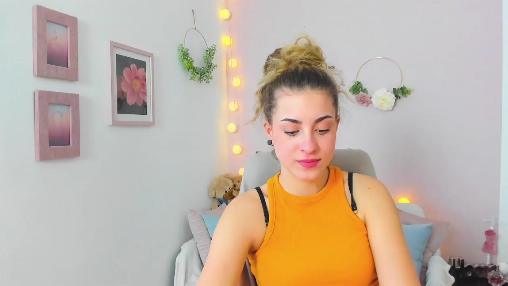 Gallery image thumbnail from Gia_Lopez18's myfreecams stream on, 03/13/2023, 12:53 image 10 of 20