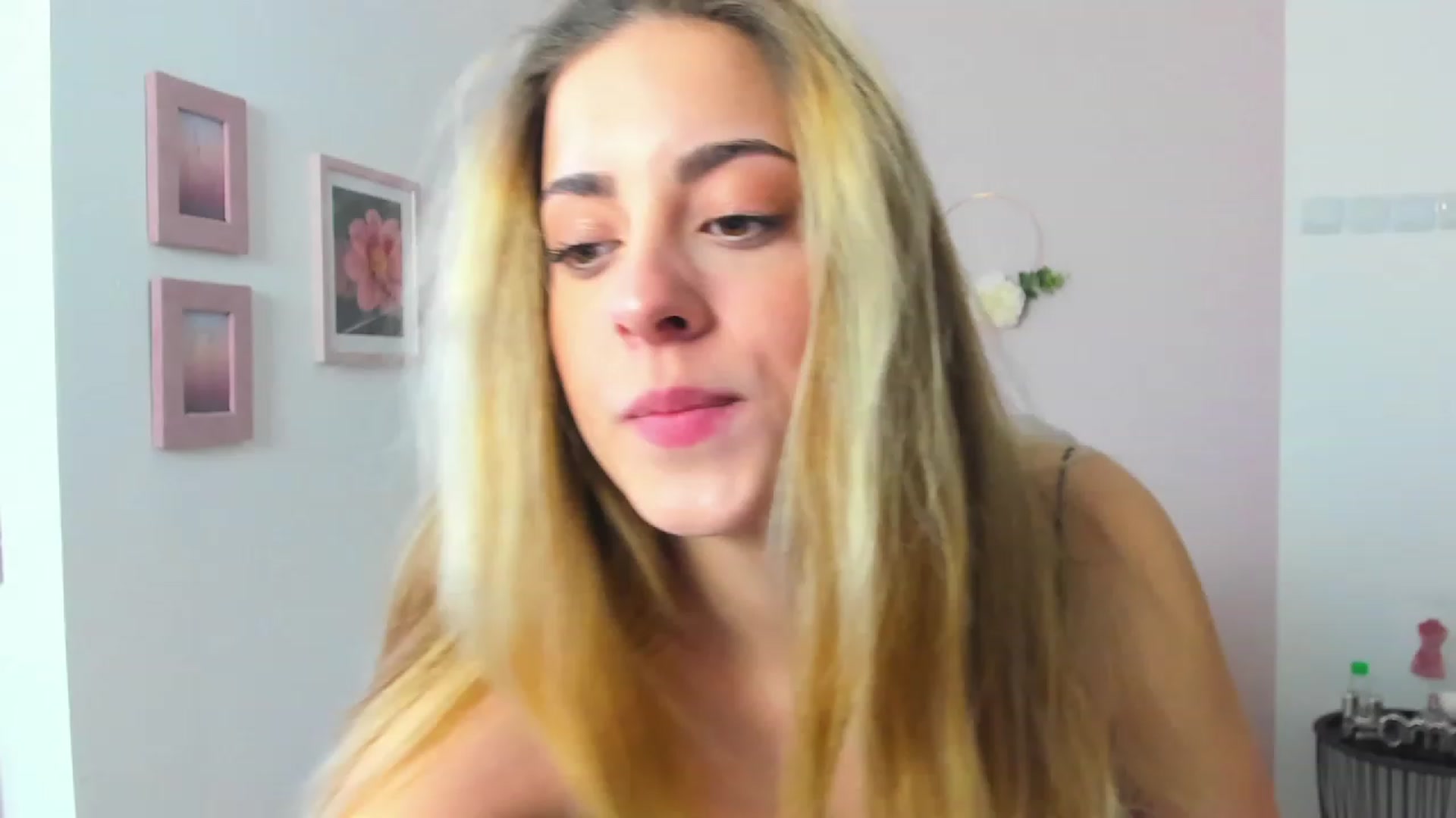 Gallery image thumbnail from Gia_Lopez18's myfreecams stream on, 03/16/2023, 09:59 image 3 of 20