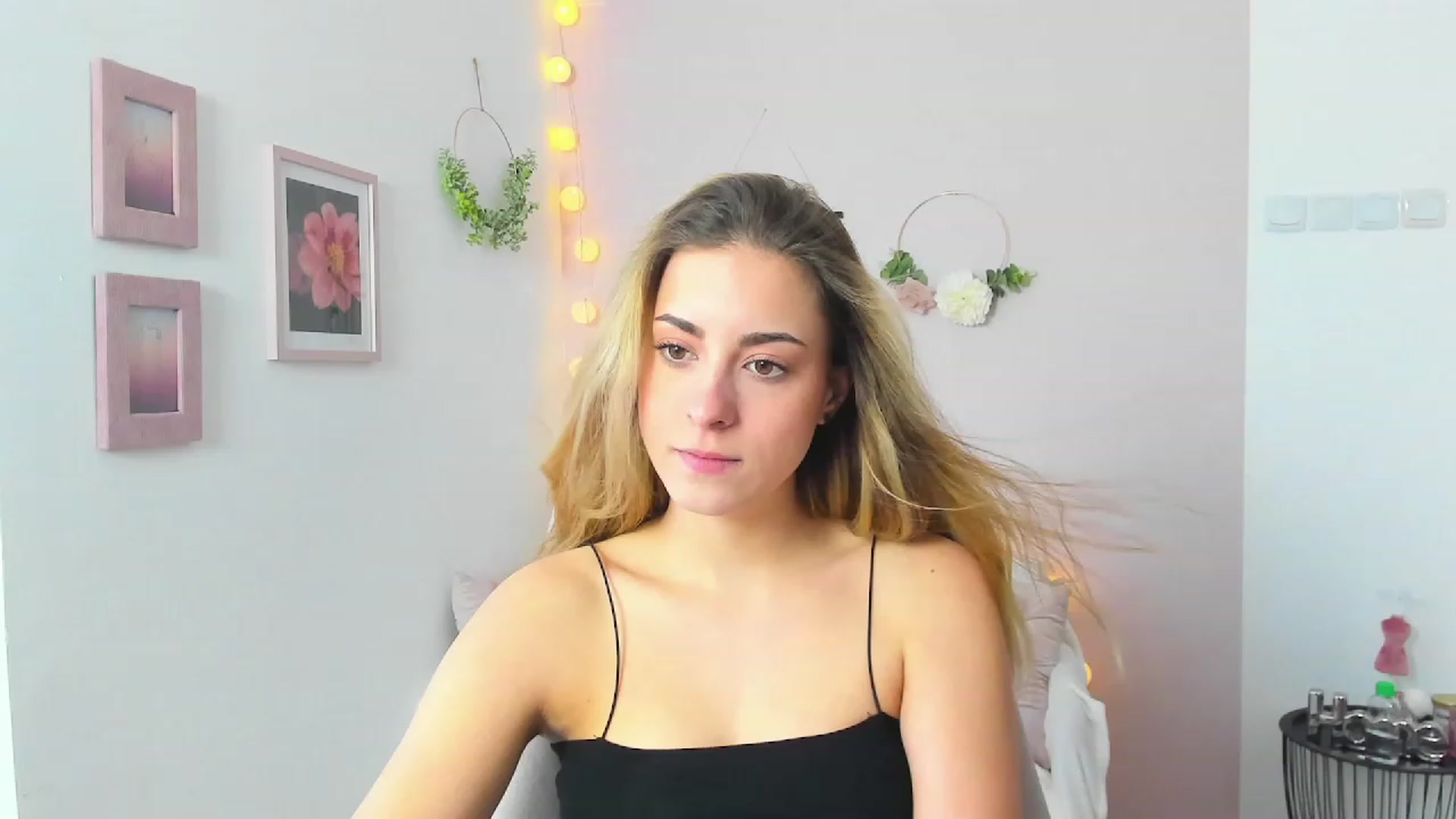 Gallery image thumbnail from Gia_Lopez18's myfreecams stream on, 03/16/2023, 13:12 image 13 of 20