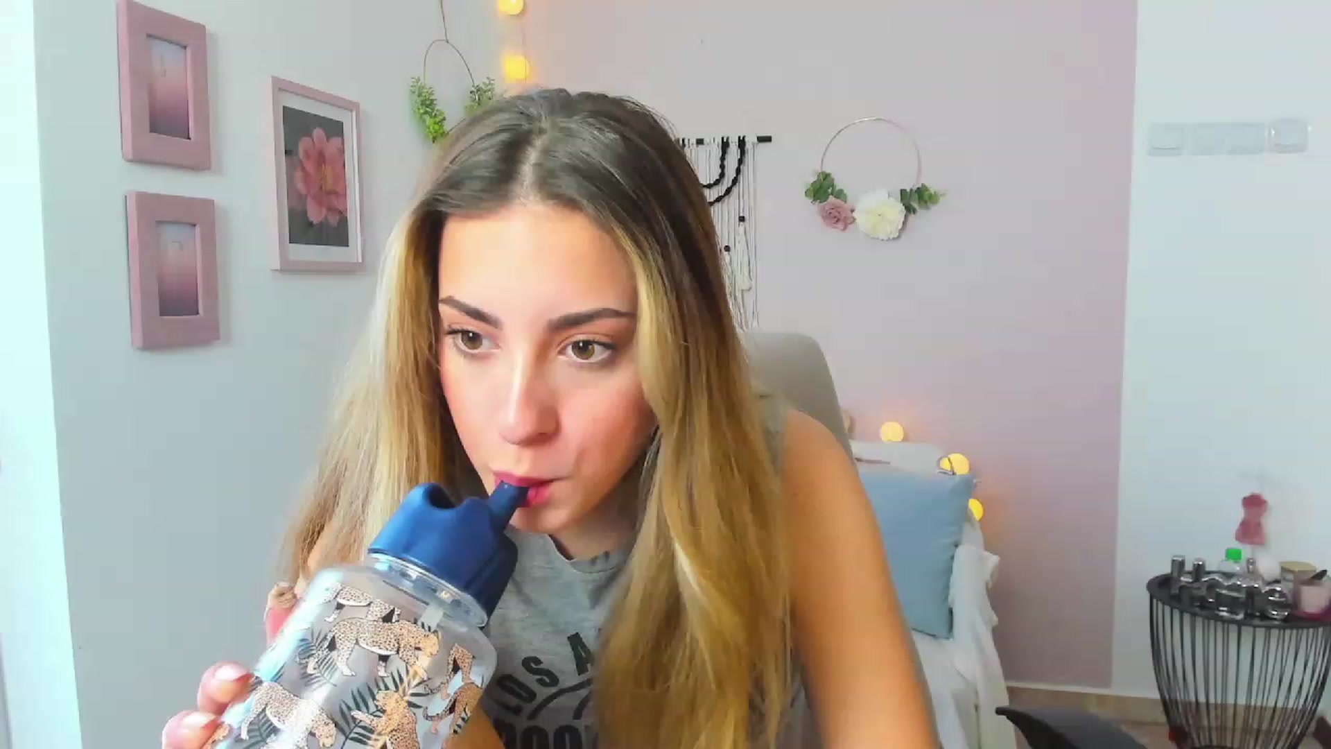 Gallery image thumbnail from Gia_Lopez18's myfreecams stream on, 03/17/2023, 09:45 image 18 of 20