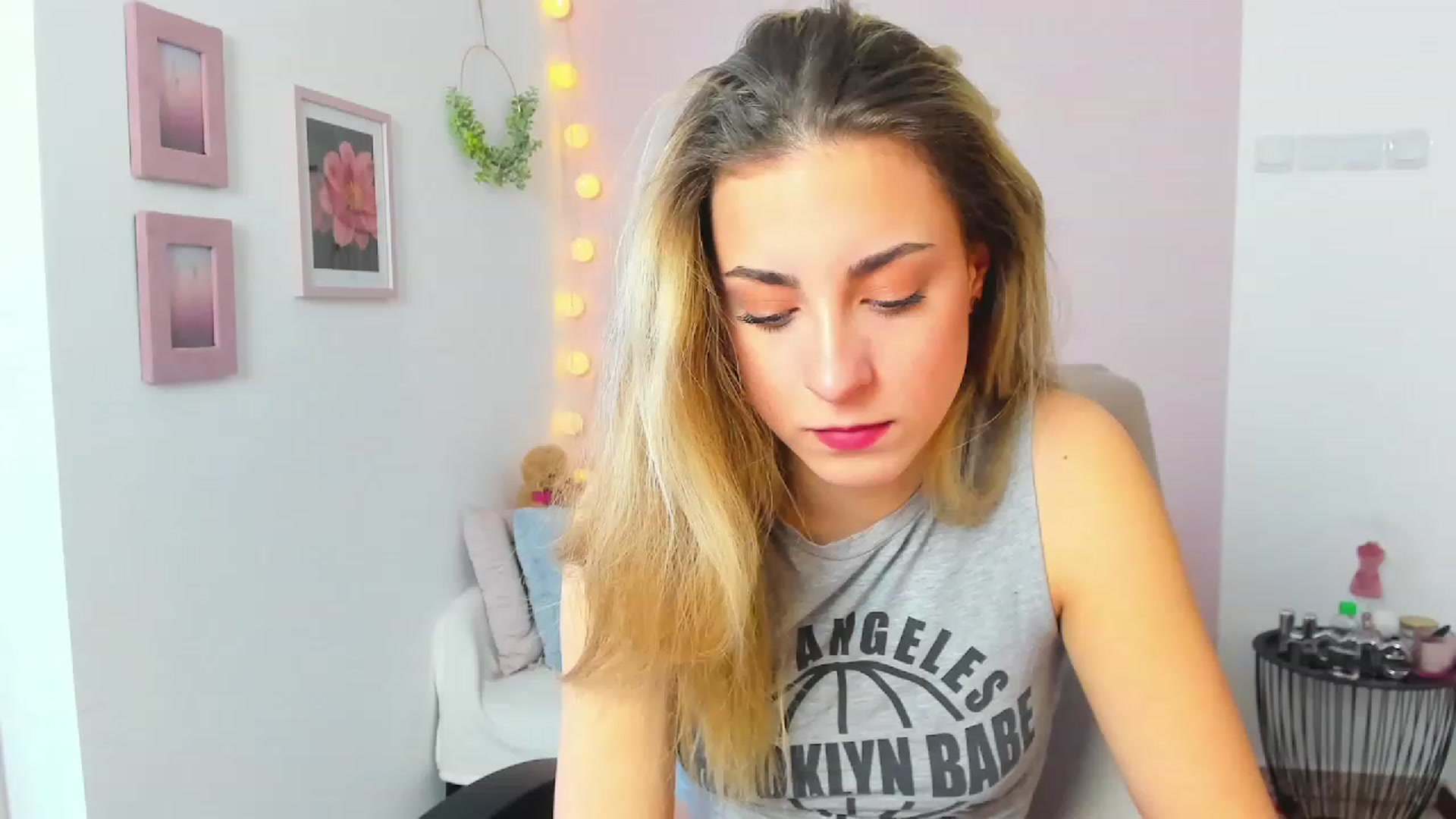 Gallery image thumbnail from Gia_Lopez18's myfreecams stream on, 03/17/2023, 09:45 image 7 of 20