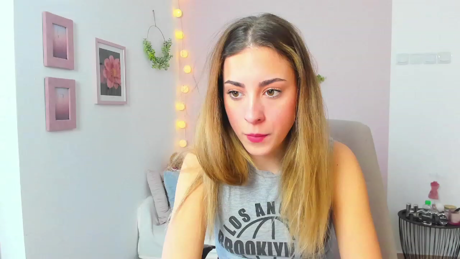 Gallery image thumbnail from Gia_Lopez18's myfreecams stream on, 03/17/2023, 10:31 image 2 of 20