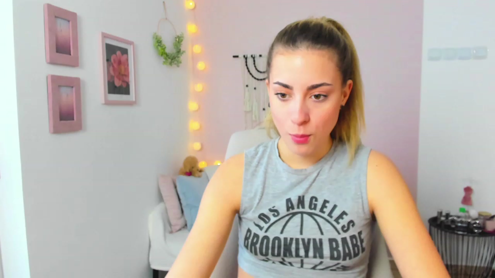 Gallery image thumbnail from Gia_Lopez18's myfreecams stream on, 03/17/2023, 12:35 image 1 of 20