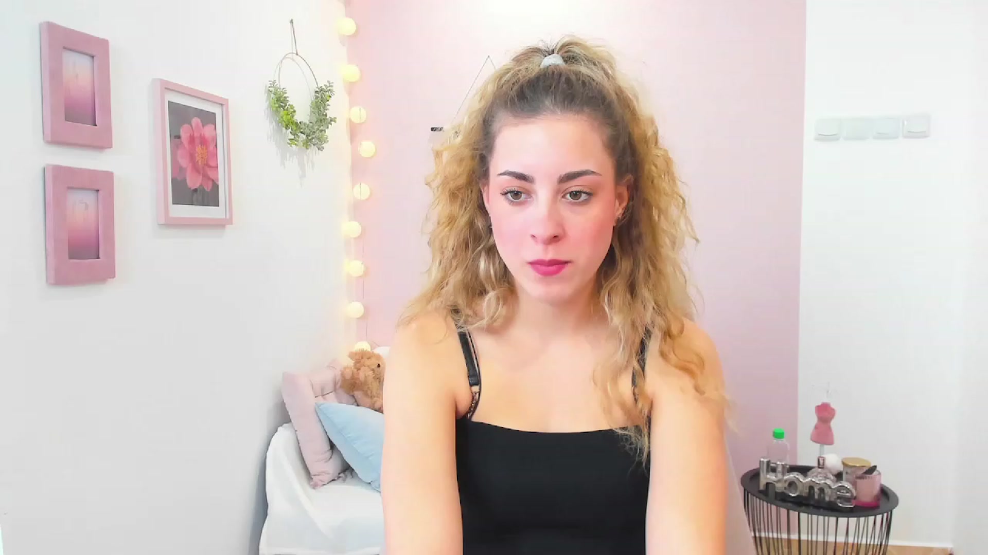 Gallery image thumbnail from Gia_Lopez18's myfreecams stream on, 03/19/2023, 16:32 image 1 of 20