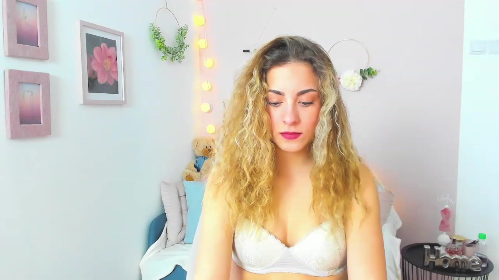 Gallery image thumbnail from Gia_Lopez18's myfreecams stream on, 03/20/2023, 12:41 image 18 of 20