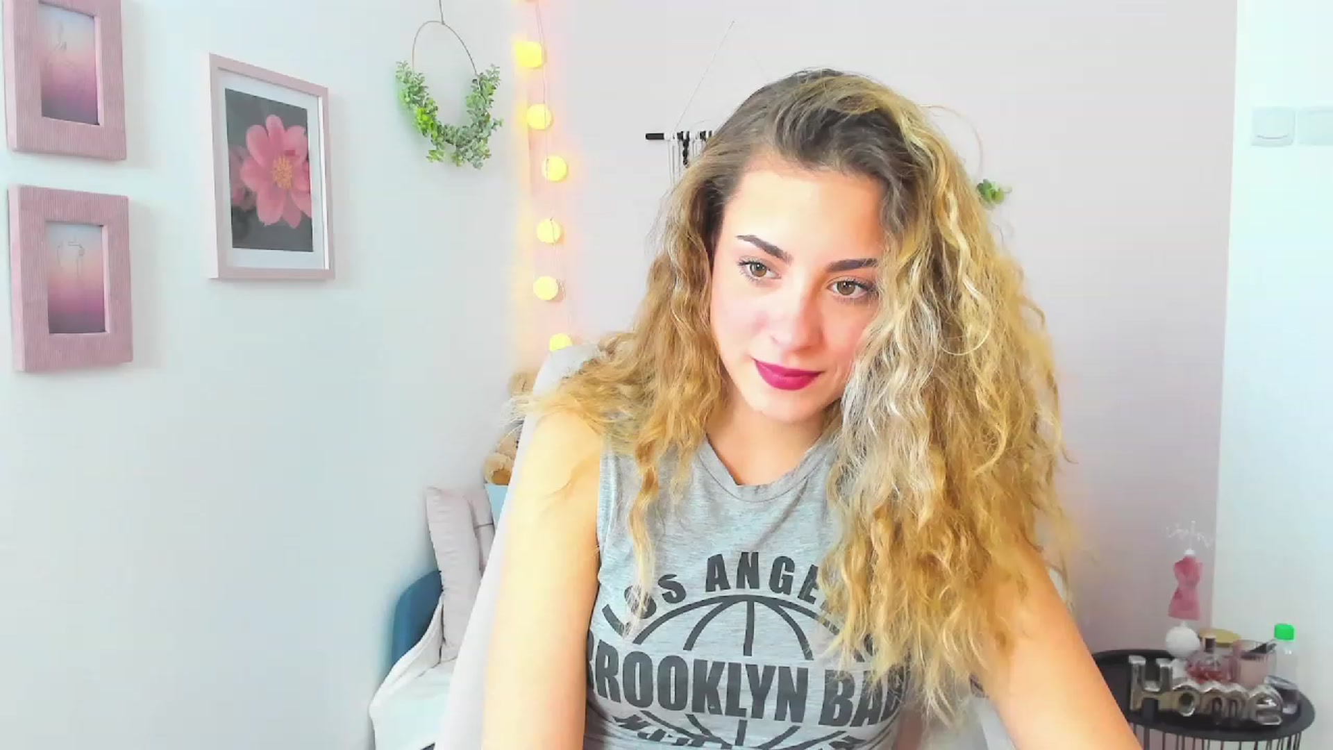 Gallery image thumbnail from Gia_Lopez18's myfreecams stream on, 03/20/2023, 12:41 image 5 of 20