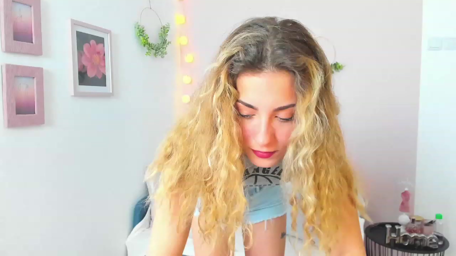 Gallery image thumbnail from Gia_Lopez18's myfreecams stream on, 03/20/2023, 12:41 image 8 of 20