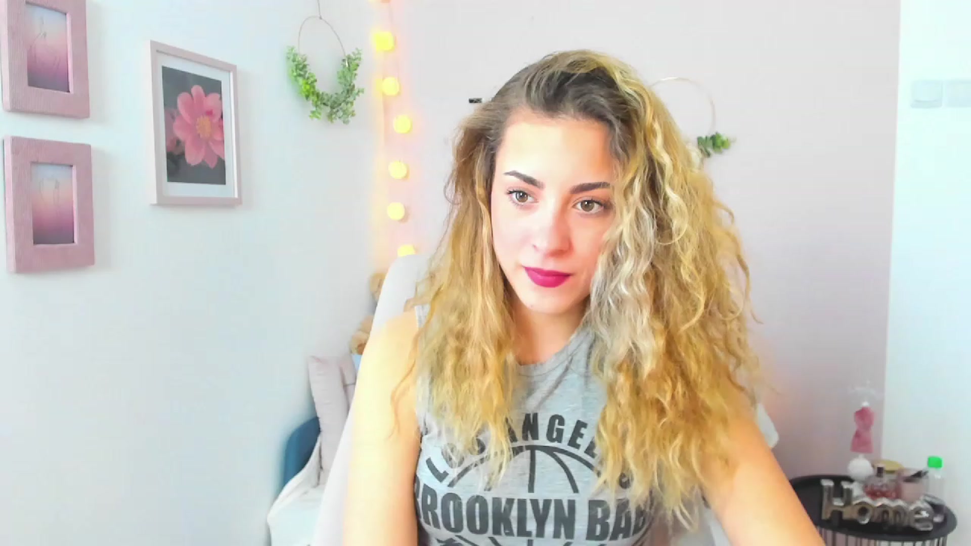 Gallery image thumbnail from Gia_Lopez18's myfreecams stream on, 03/20/2023, 12:41 image 4 of 20