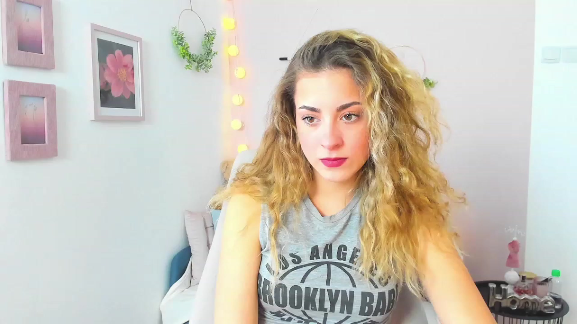 Gallery image thumbnail from Gia_Lopez18's myfreecams stream on, 03/20/2023, 12:41 image 6 of 20