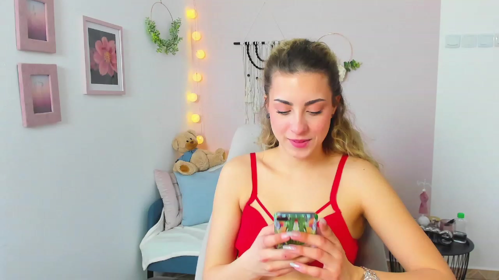 Gallery image thumbnail from Gia_Lopez18's myfreecams stream on, 03/21/2023, 10:34 image 4 of 20