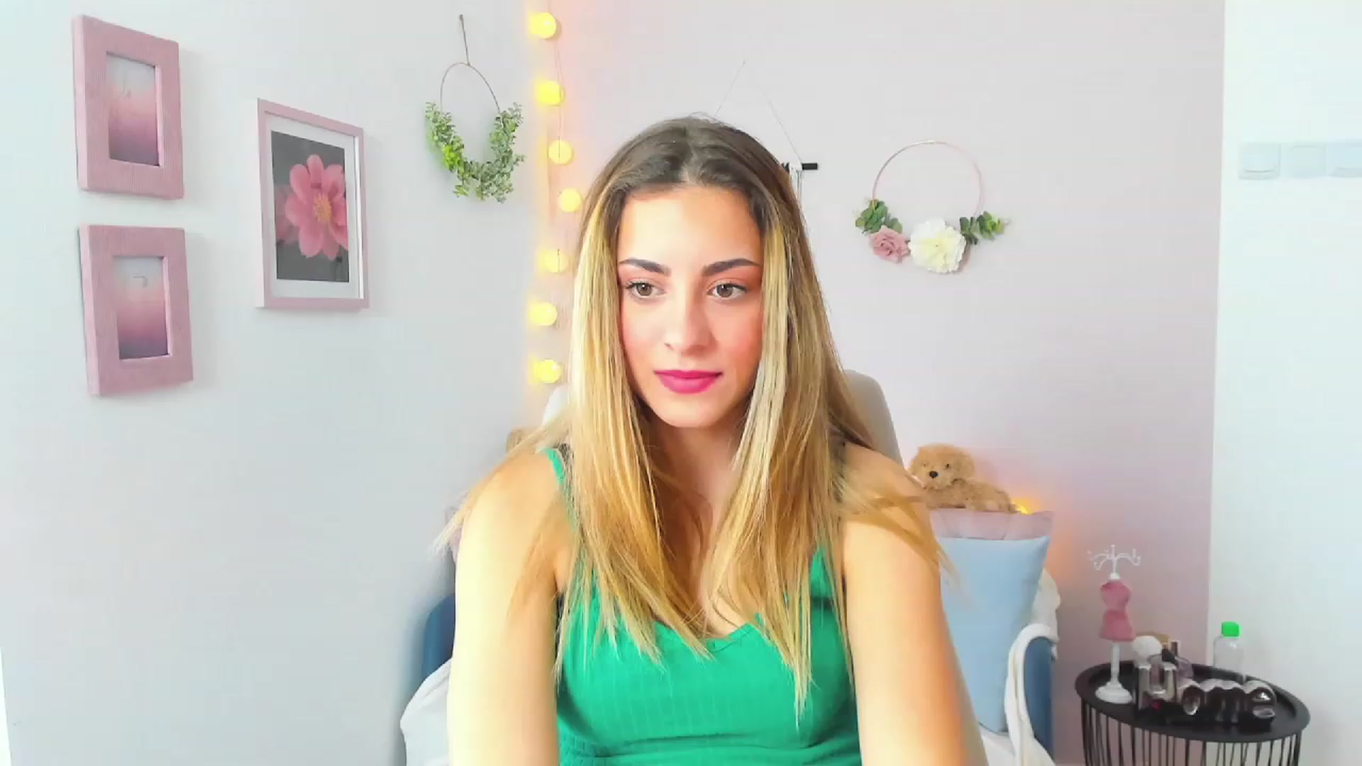 Gallery image thumbnail from Gia_Lopez18's myfreecams stream on, 03/23/2023, 10:12 image 4 of 20