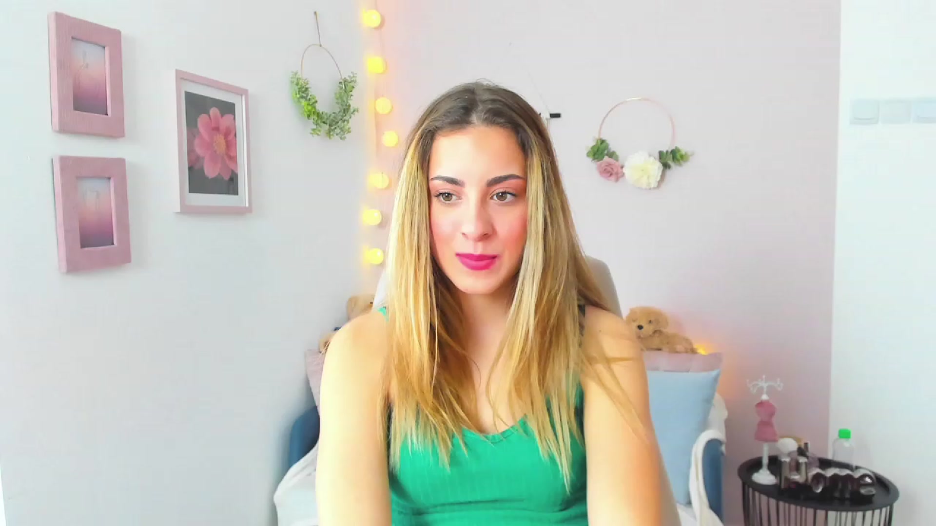 Gallery image thumbnail from Gia_Lopez18's myfreecams stream on, 03/23/2023, 10:12 image 8 of 20
