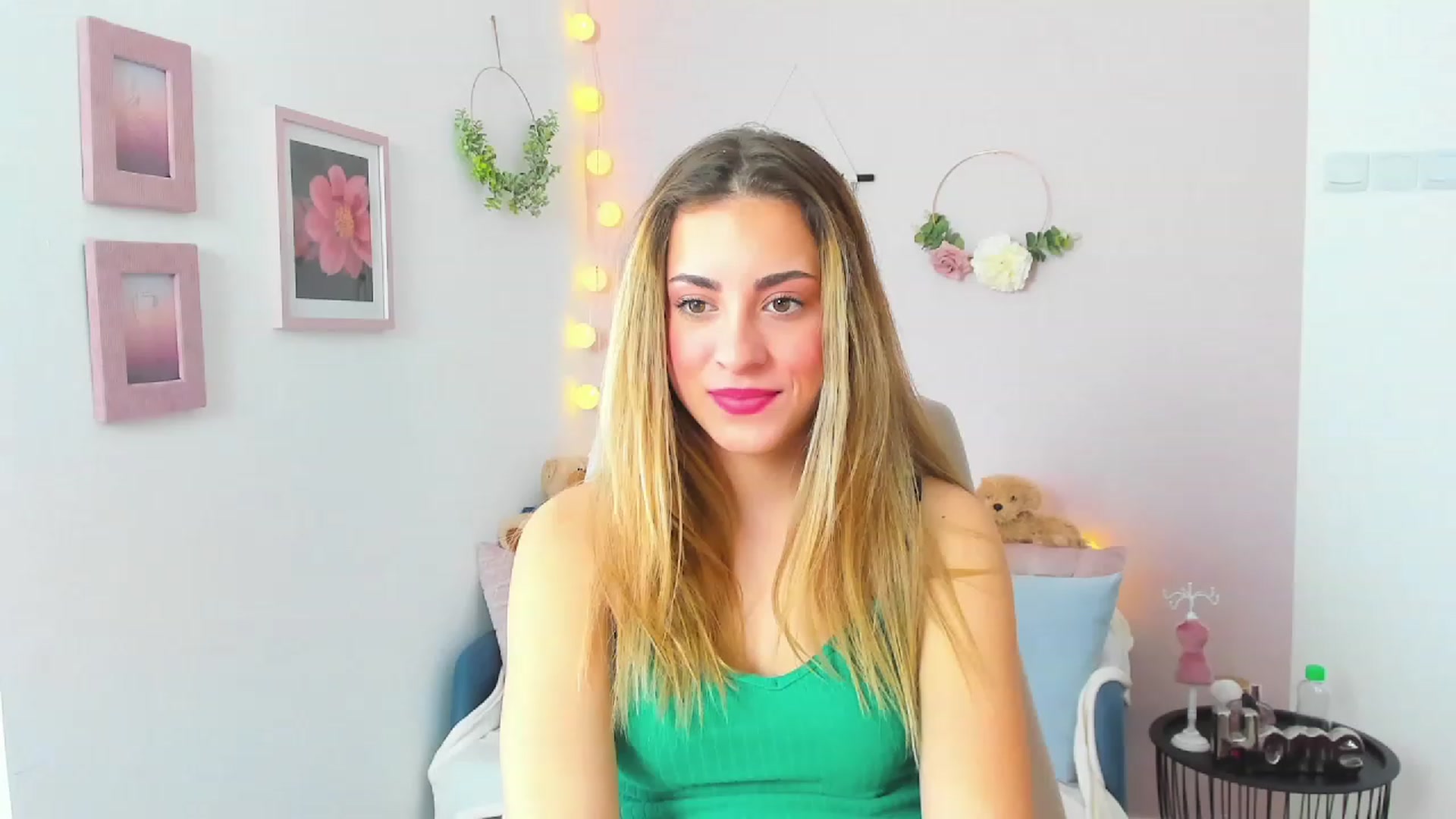 Gallery image thumbnail from Gia_Lopez18's myfreecams stream on, 03/23/2023, 10:12 image 10 of 20