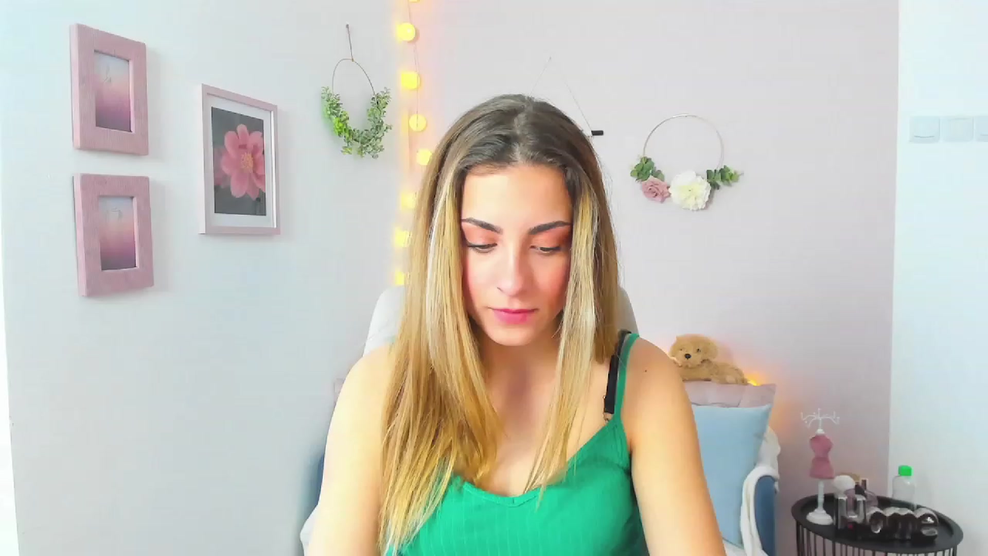 Gallery image thumbnail from Gia_Lopez18's myfreecams stream on, 03/23/2023, 12:06 image 20 of 20