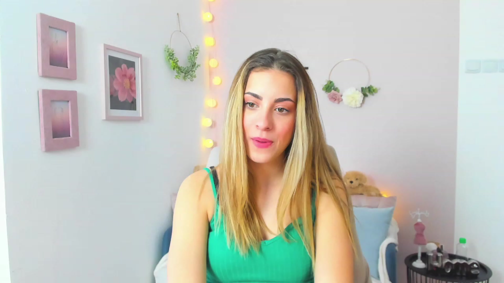 Gallery image thumbnail from Gia_Lopez18's myfreecams stream on, 03/23/2023, 12:06 image 1 of 20