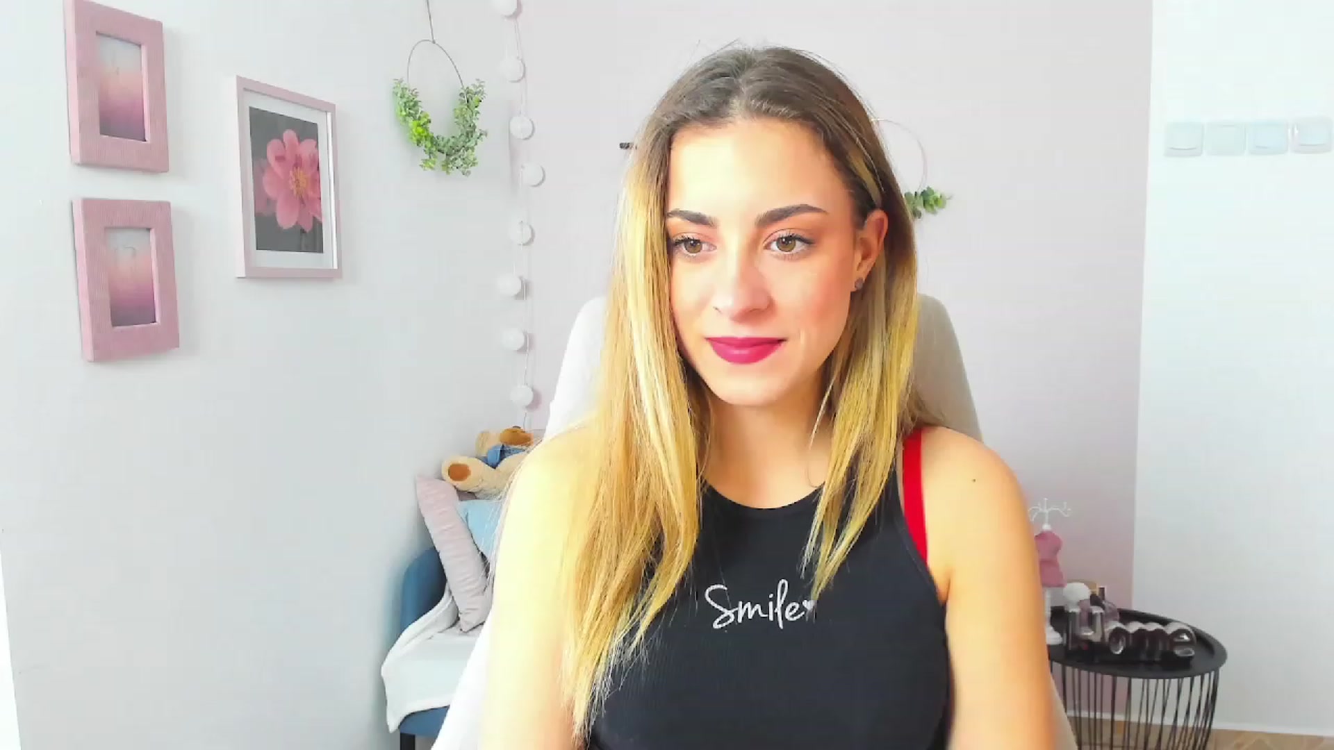 Gallery image thumbnail from Gia_Lopez18's myfreecams stream on, 03/24/2023, 12:07 image 12 of 20