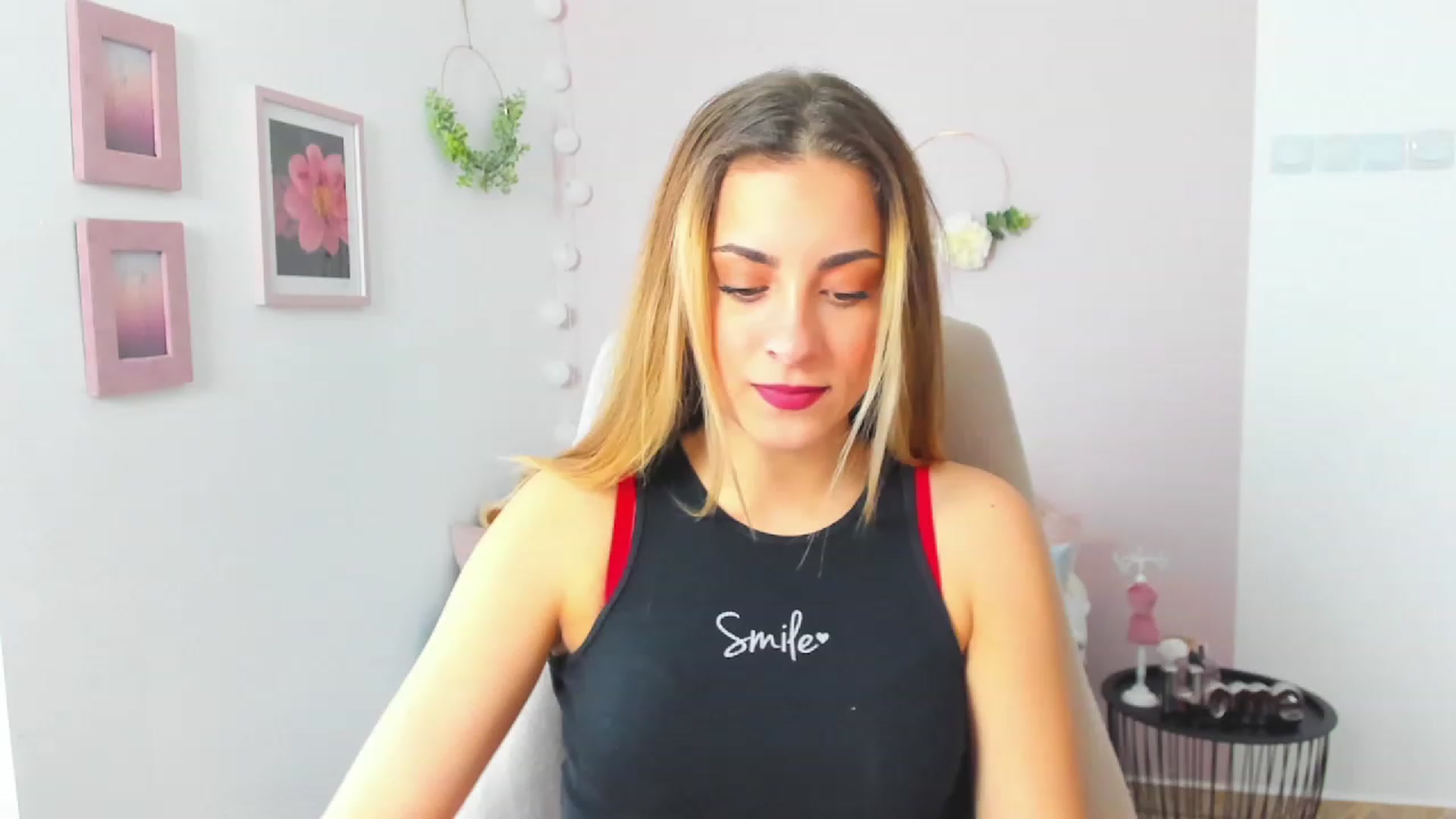 Gallery image thumbnail from Gia_Lopez18's myfreecams stream on, 03/24/2023, 12:07 image 17 of 20