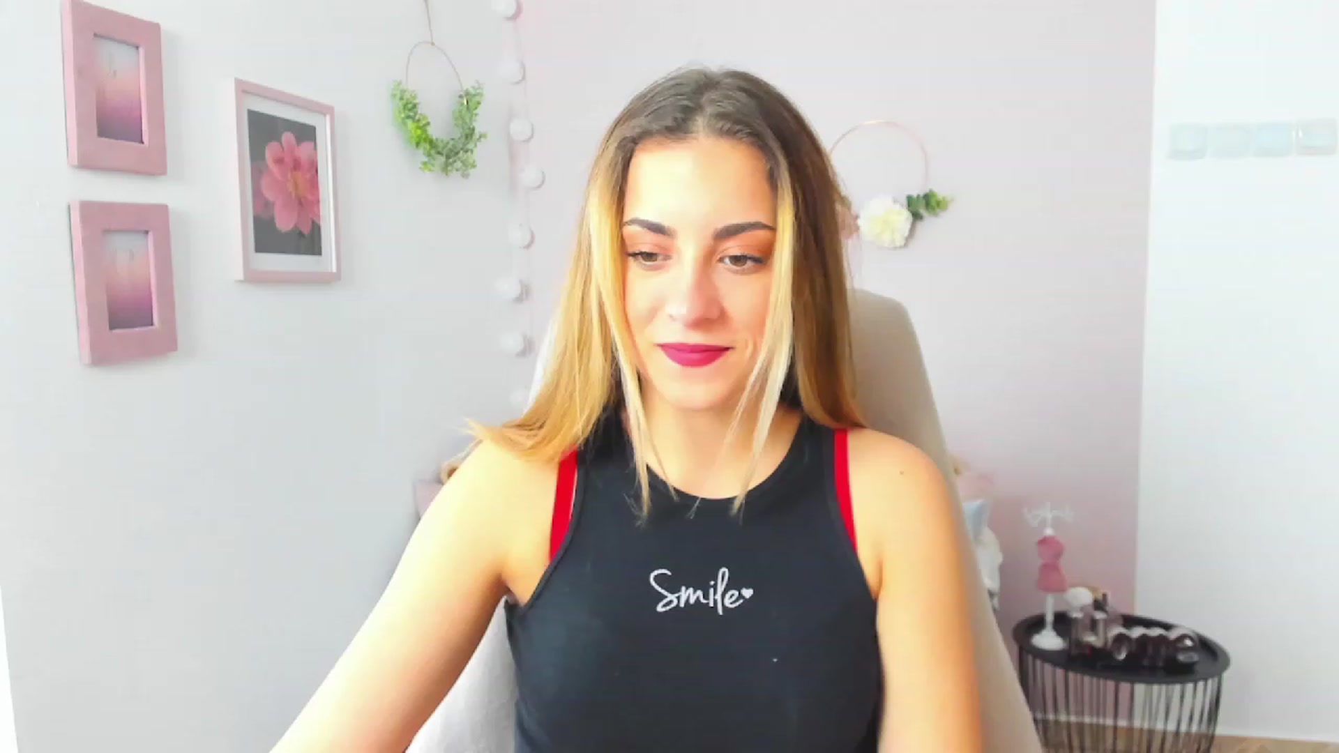 Gallery image thumbnail from Gia_Lopez18's myfreecams stream on, 03/24/2023, 12:07 image 18 of 20