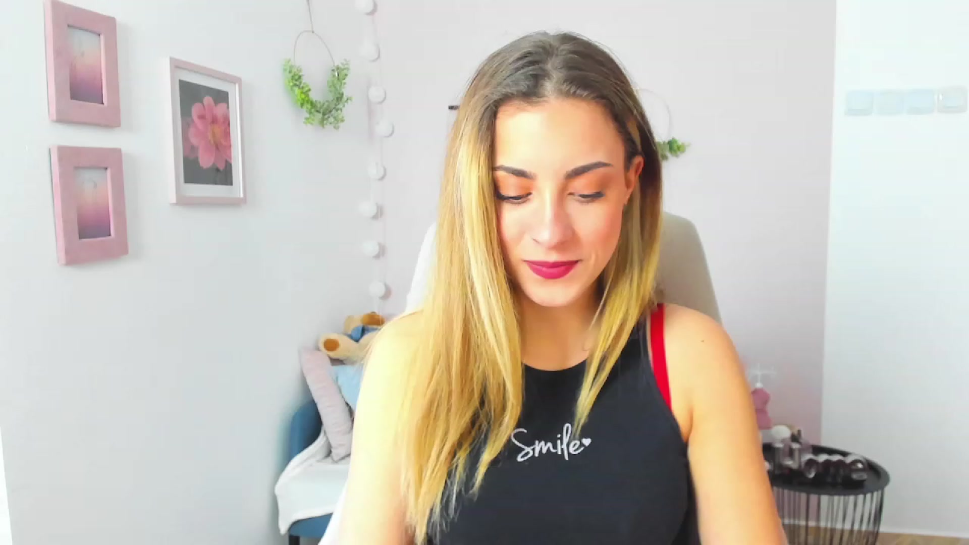 Gallery image thumbnail from Gia_Lopez18's myfreecams stream on, 03/24/2023, 12:07 image 8 of 20