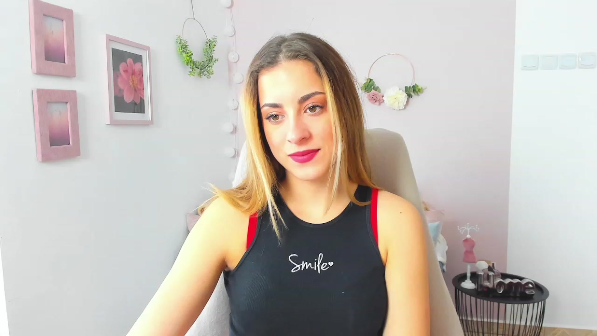 Gallery image thumbnail from Gia_Lopez18's myfreecams stream on, 03/24/2023, 12:07 image 19 of 20