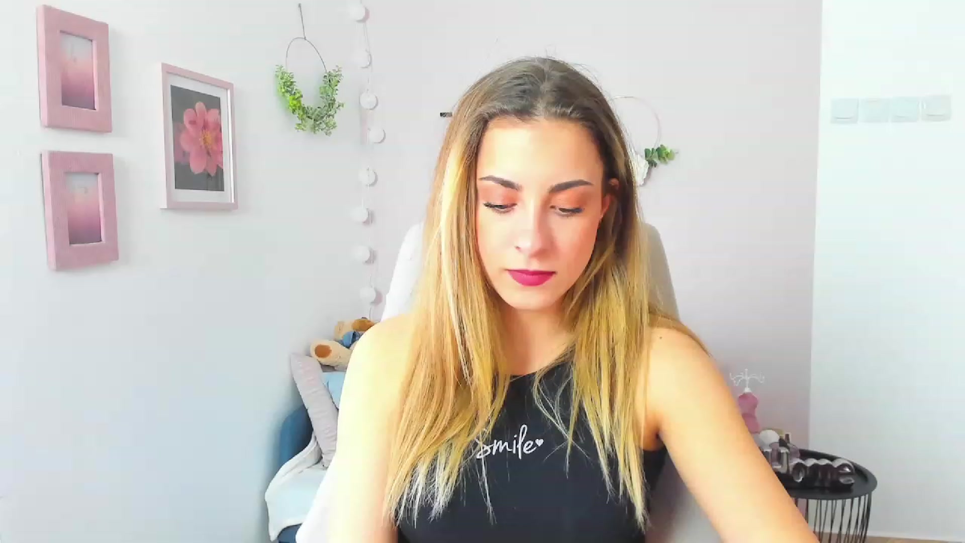 Gallery image thumbnail from Gia_Lopez18's myfreecams stream on, 03/24/2023, 13:06 image 9 of 20