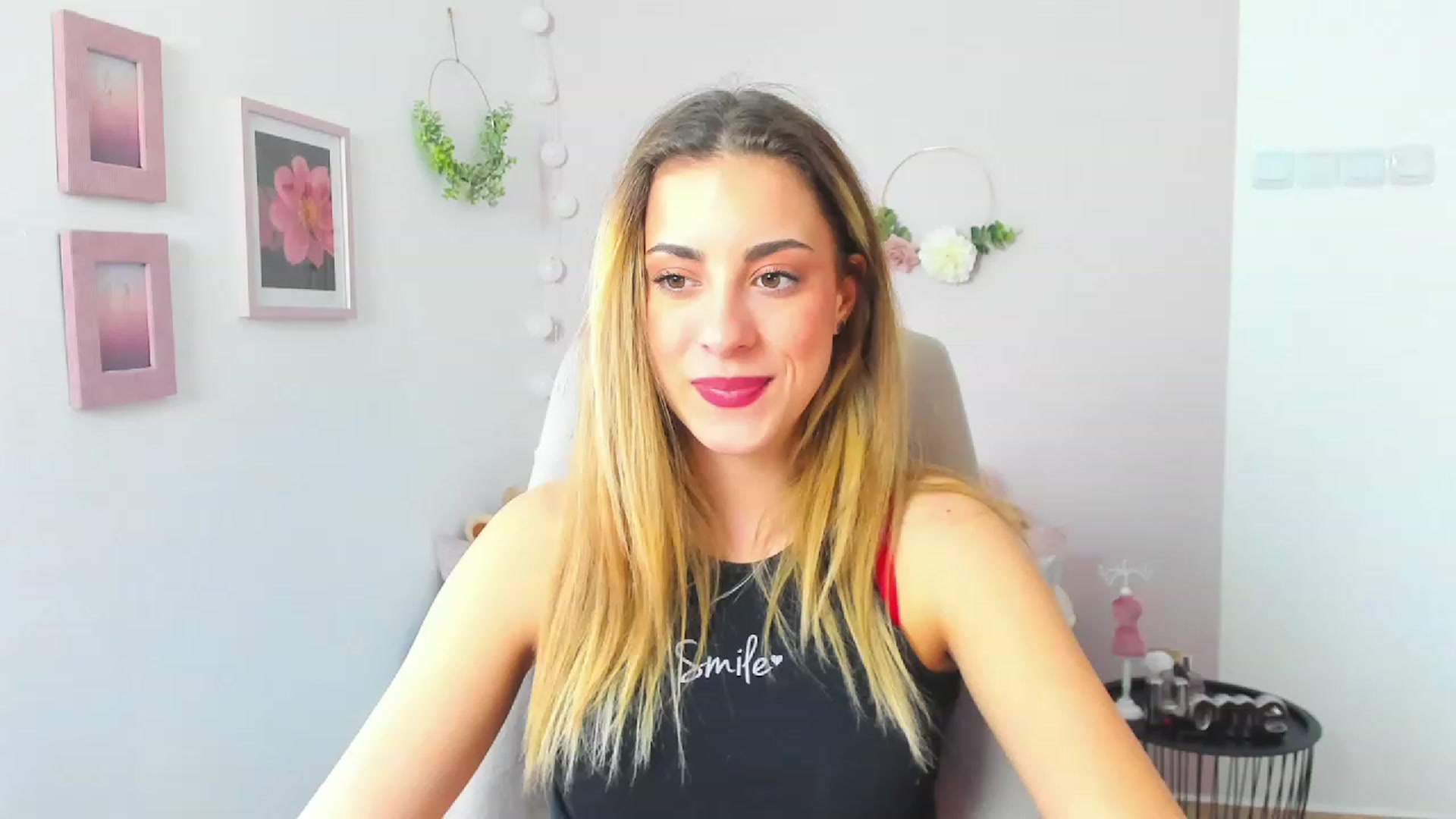 Gallery image thumbnail from Gia_Lopez18's myfreecams stream on, 03/24/2023, 13:06 image 11 of 20