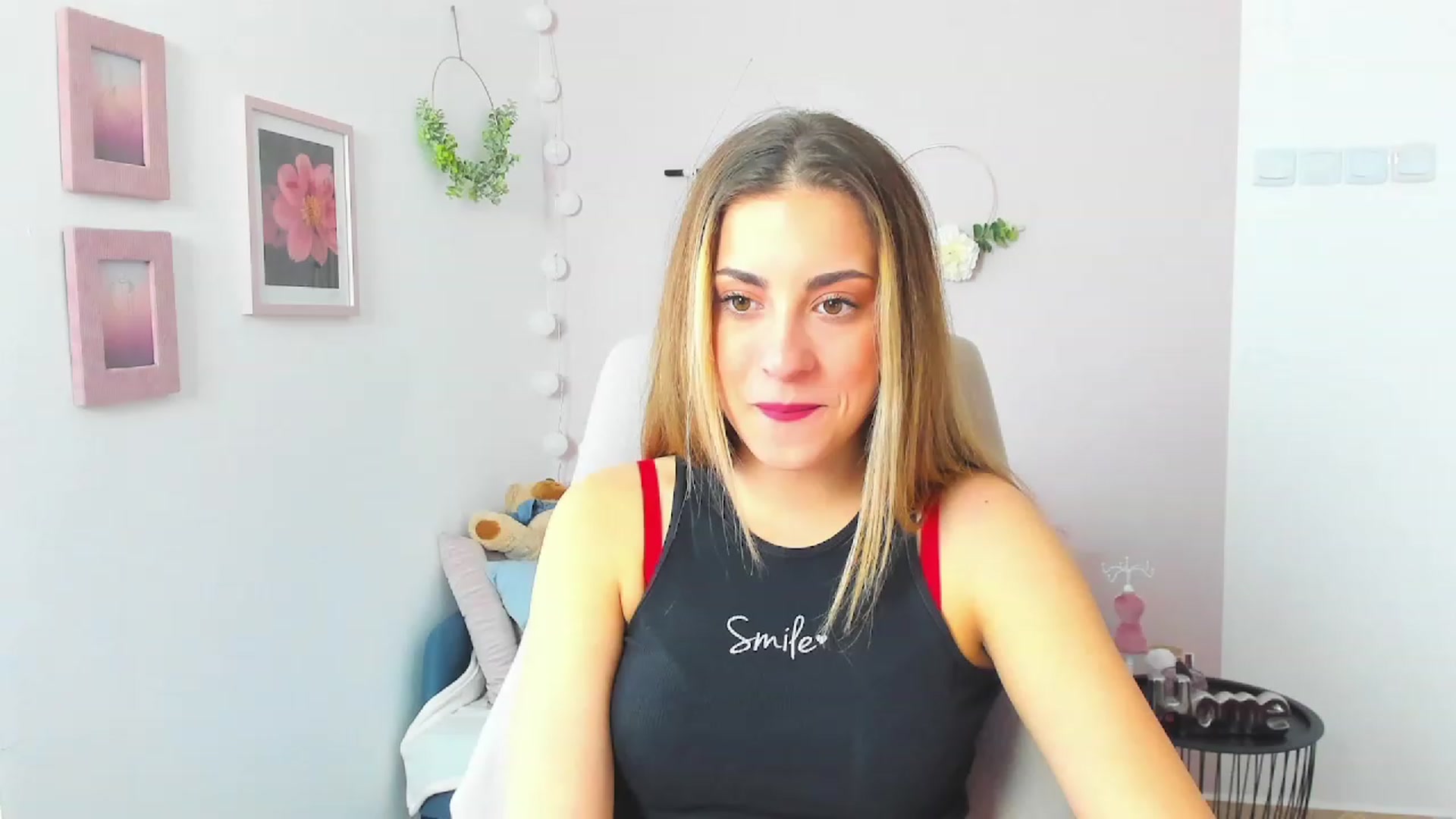 Gallery image thumbnail from Gia_Lopez18's myfreecams stream on, 03/24/2023, 13:06 image 14 of 20