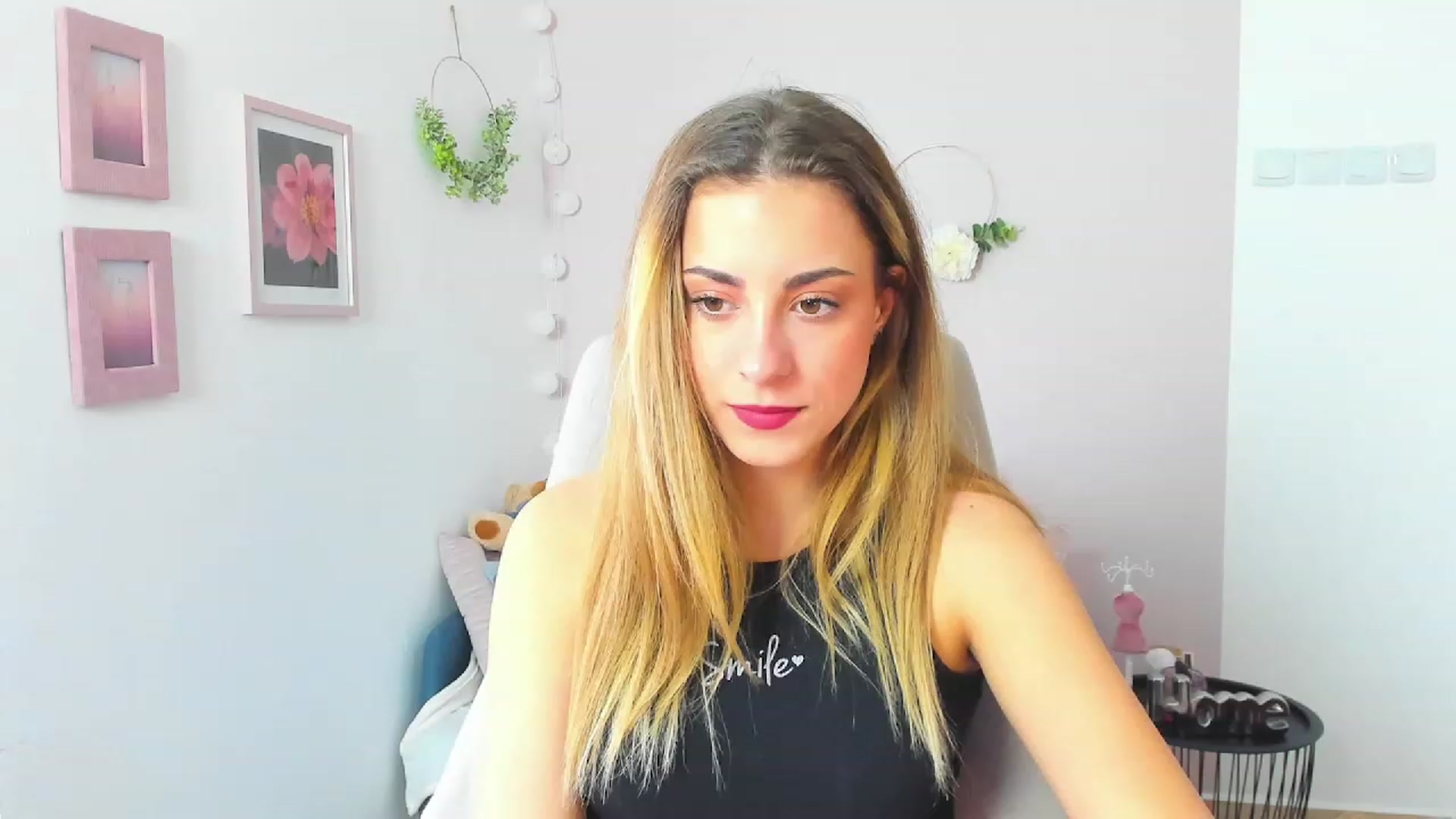 Gallery image thumbnail from Gia_Lopez18's myfreecams stream on, 03/24/2023, 13:06 image 10 of 20