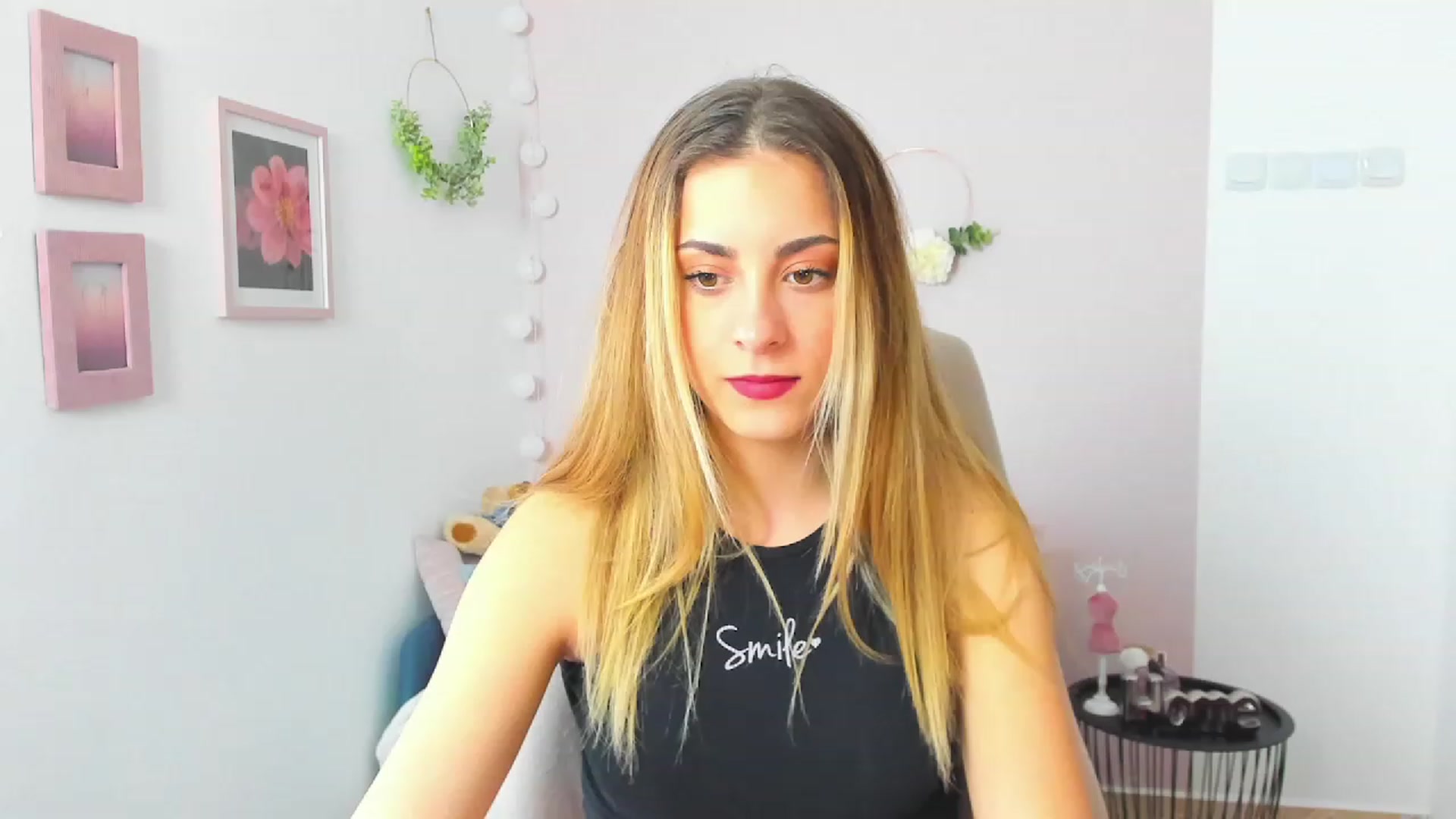 Gallery image thumbnail from Gia_Lopez18's myfreecams stream on, 03/24/2023, 13:06 image 19 of 20