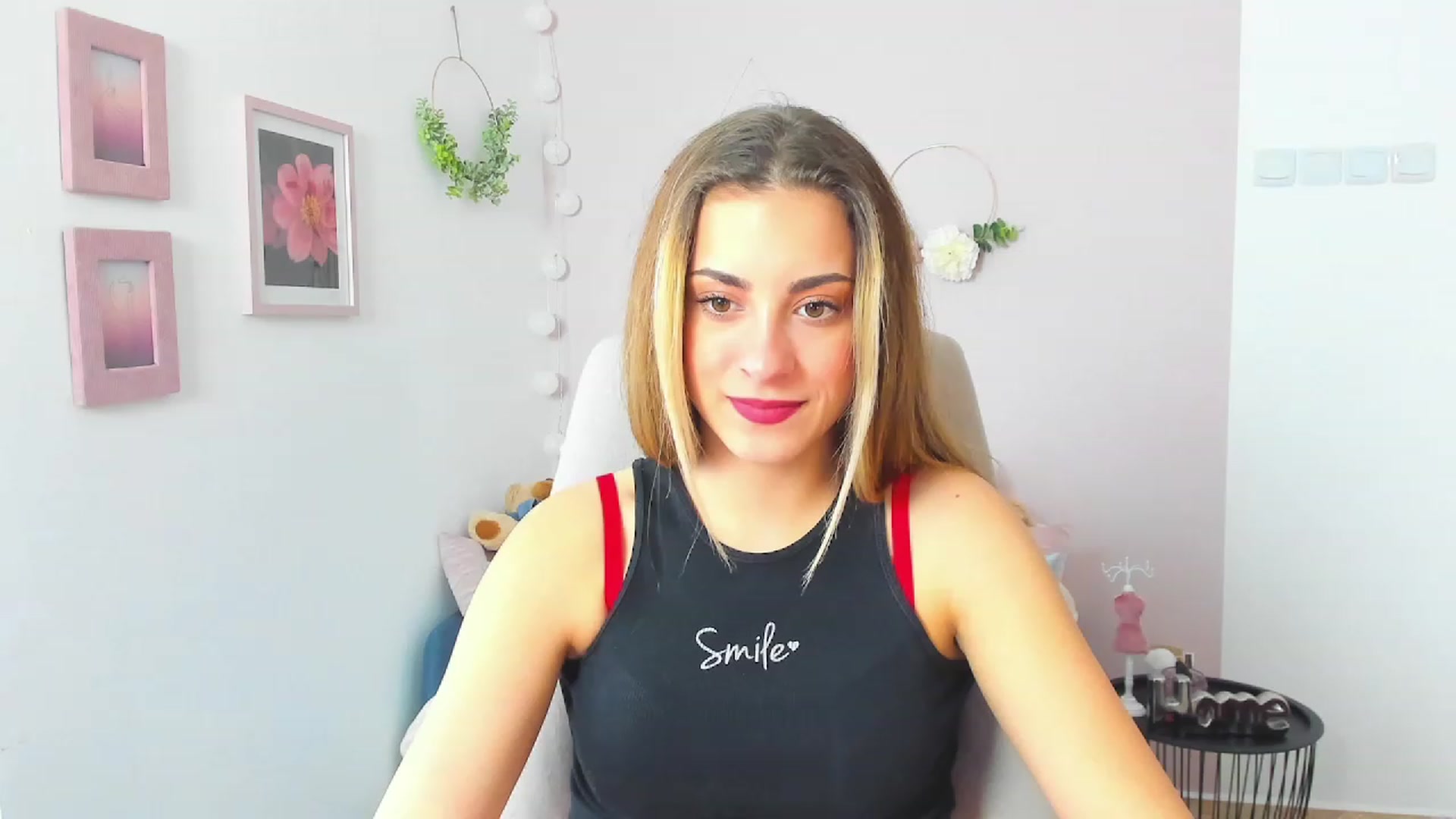 Gallery image thumbnail from Gia_Lopez18's myfreecams stream on, 03/24/2023, 13:06 image 12 of 20