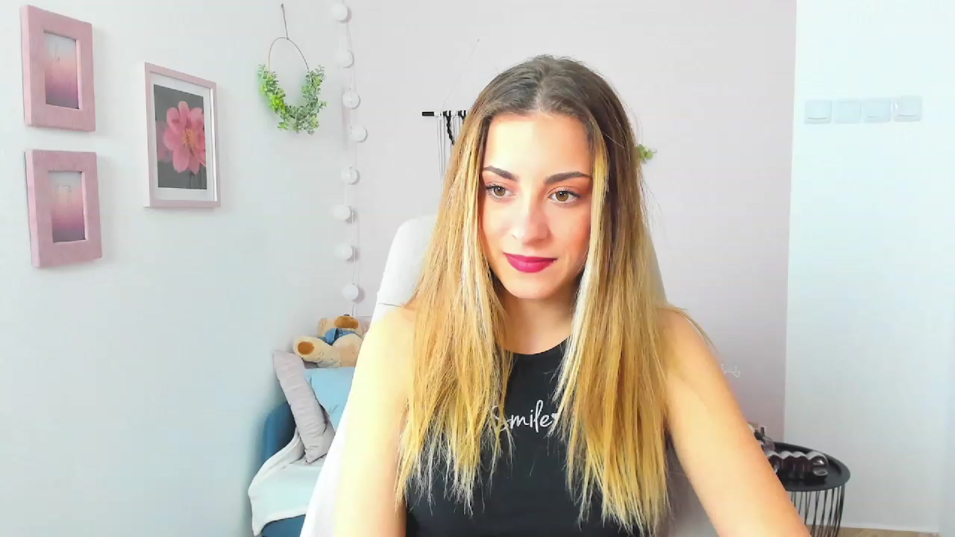 Gallery image thumbnail from Gia_Lopez18's myfreecams stream on, 03/24/2023, 13:28 image 9 of 20
