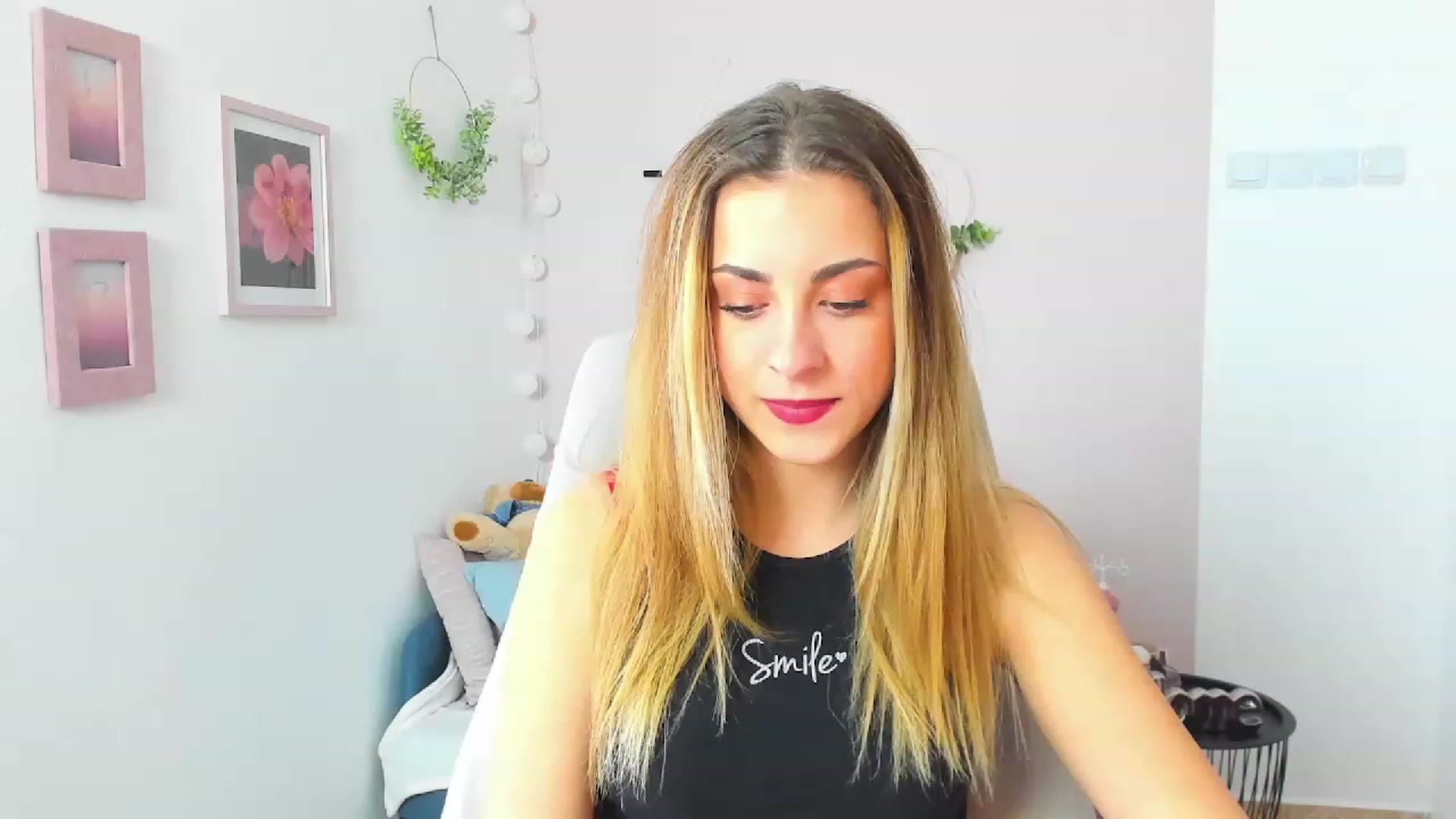 Gallery image thumbnail from Gia_Lopez18's myfreecams stream on, 03/24/2023, 13:28 image 5 of 20