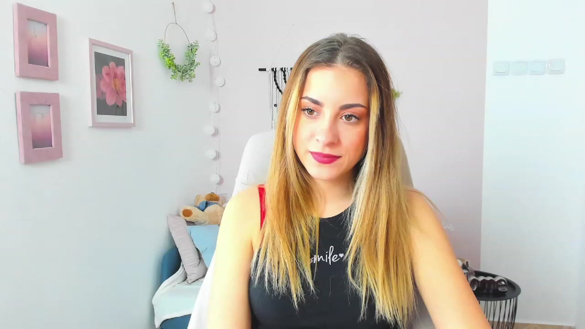 Gallery image thumbnail from Gia_Lopez18's myfreecams stream on, 03/24/2023, 13:28 image 12 of 20