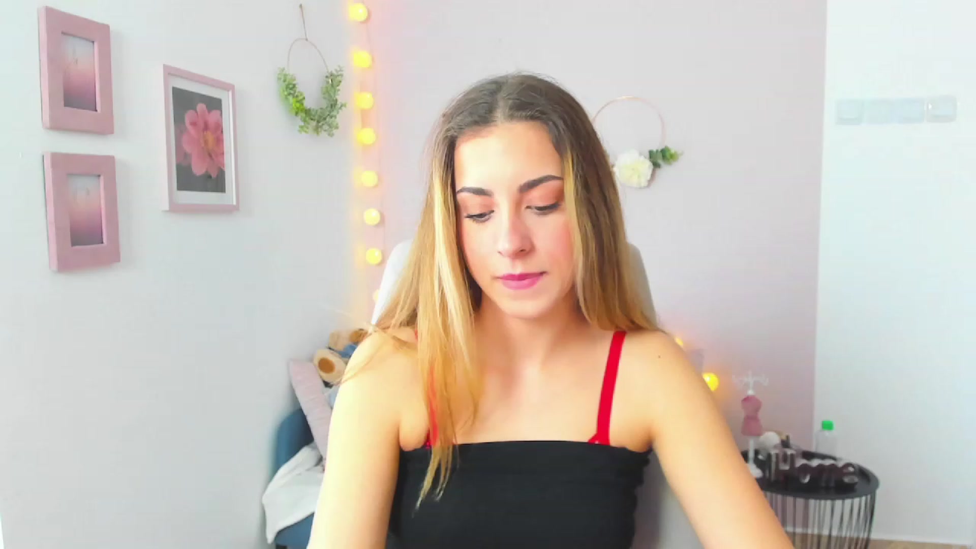Gallery image thumbnail from Gia_Lopez18's myfreecams stream on, 03/25/2023, 13:08 image 3 of 20