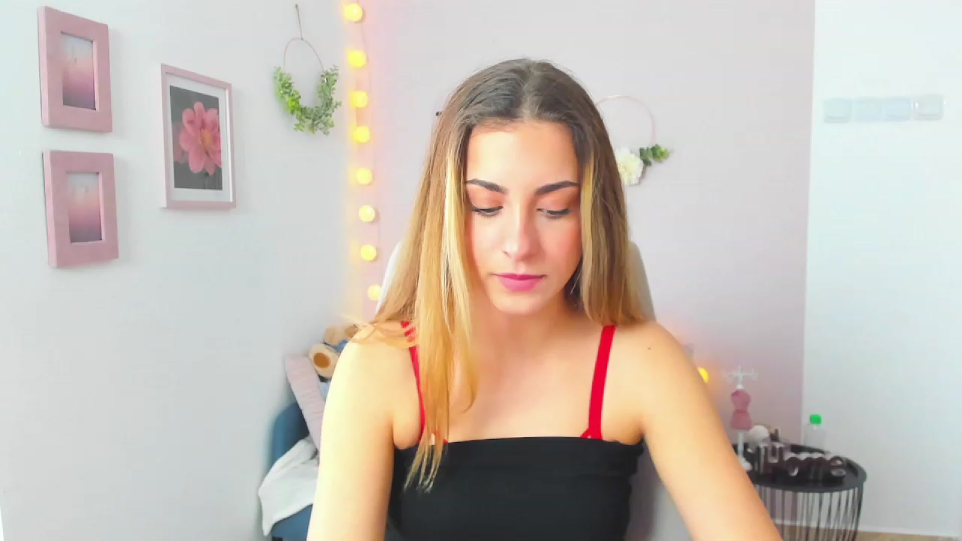 Gallery image thumbnail from Gia_Lopez18's myfreecams stream on, 03/25/2023, 13:08 image 2 of 20