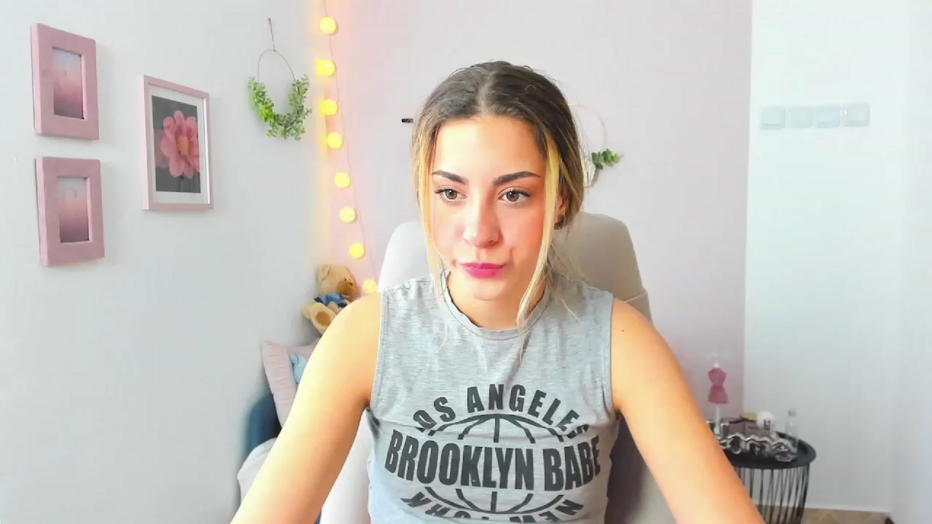 Gallery image thumbnail from Gia_Lopez18's myfreecams stream on, 03/28/2023, 09:27 image 12 of 20